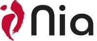 Das NIA-Logo zeigt eine rote Figur in Bewegung, die Fitness, Tanz und Gesundheit symbolisiert. Der Name NIA ist in fetten schwarzen Buchstaben darunter angezeigt.