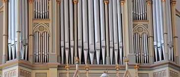 Bild enthält, Cathedral, Church, Interior Design, Concert, Crowd, Altar, Housing