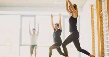 Bild enthält, Adult, Female, Person, Woman, Dancing, Fitness, Working Out, Yoga, White Board