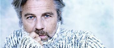 Bild enthält, Face, Head, Person, Photography, Portrait, Knitwear, Sweater, Adult, Male, Man