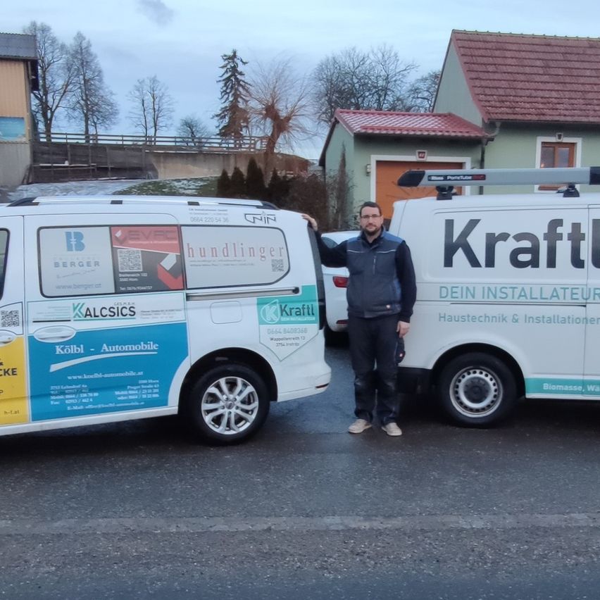 Bild enthält, Car, Transportation, Vehicle, Footwear, Shoe, Person, Van, Machine, Wheel, Boat