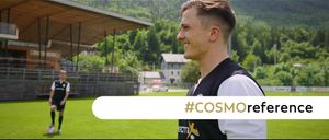 Bild enthält, People, Person, Grass, T-Shirt, Adult, Male, Man, Soccer Ball, Head, Field