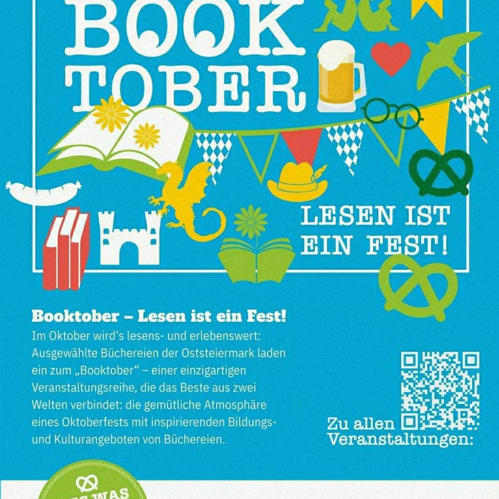 Ein Plakat für Booktober, ein Buchfestival im Oktober. Das Plakat hat einen blauen Hintergrund mit verschiedenen Illustrationen, darunter Bücher, eine Burg, ein Bierkrug, ein Herz, eine Brezel, eine Blume, ein Drache und eine Person, die liest. Der Text ist auf Deutsch und es befindet sich ein QR-Code auf der rechten Seite.