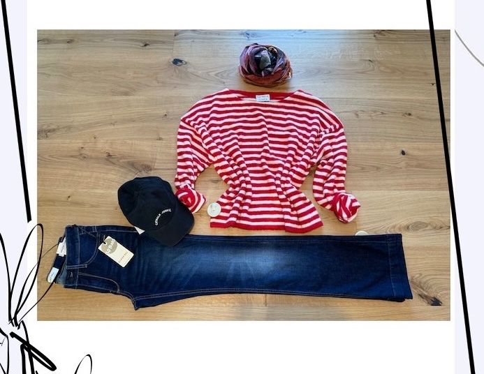Bild enthält, Pants, Jeans, Hat, Floor, Flooring, Helmet, Wood, Accessories, Belt, Cap