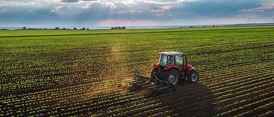 Bild enthält, Nature, Outdoors, Countryside, Rural, Farm, Aerial View, Windmill, Bulldozer, Machine