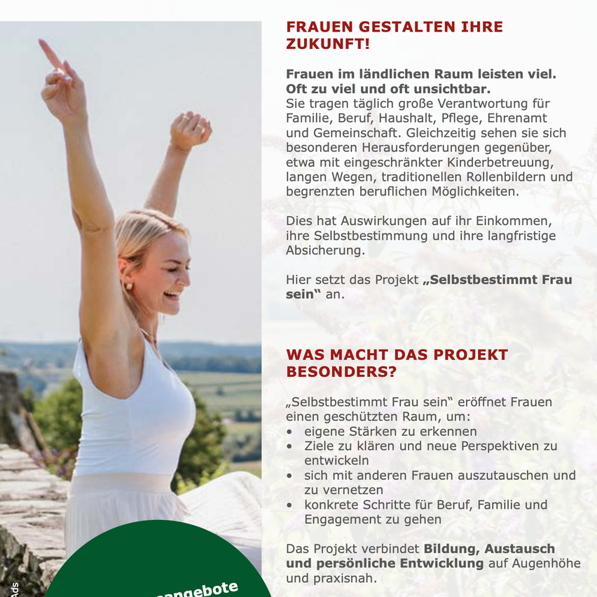 Das Bild zeigt eine Frau, die ihre Hände in die Luft hebt und einen lächelnden Gesichtsausdruck hat. Sie trägt ein weißes Tanktop. Der Titel des Bildes lautet 'Selbstbestimmt Frau sein' und enthält einen Text über die Rolle von Frauen in der Gesellschaft.