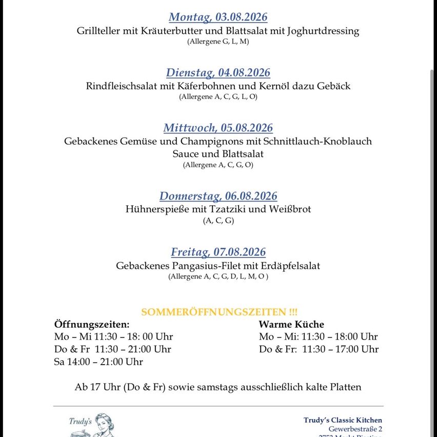 Wöchentliche Speisekarte vom 3. bis 7. August 2026 mit gegrilltem Lachs, Rindfleischsalat, gebackenem Gemüse, Hühnerspießen und Pangasius-Filet. Öffnungszeiten sind aufgeführt.