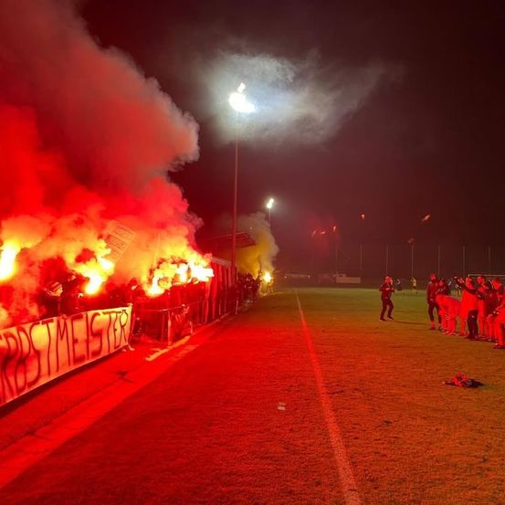 Bild enthält, Fire, Person