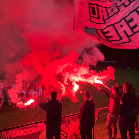 Bild enthält, Adult, Male, Man, Person, Fire