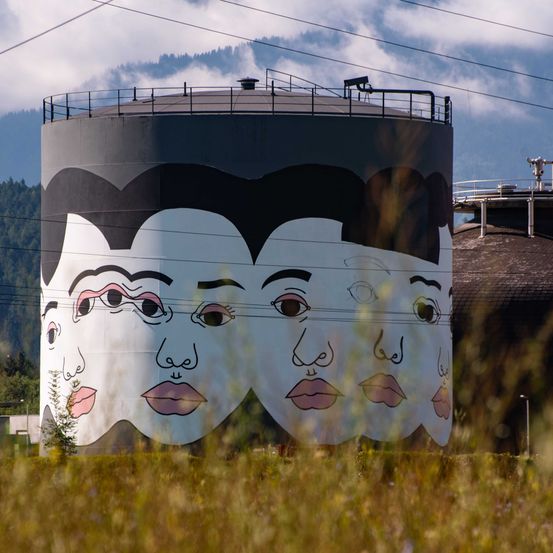 Bild enthält, Advertisement, Person, Car, Face, Head, Art, Painting