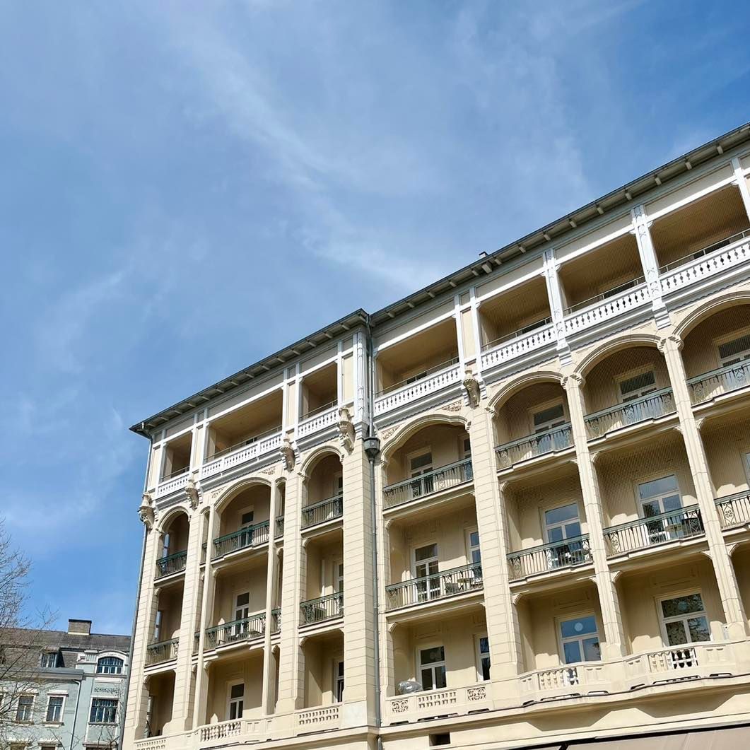 Bild enthält, City, Urban, Architecture, Building, Condo, Housing, High Rise, Apartment Building