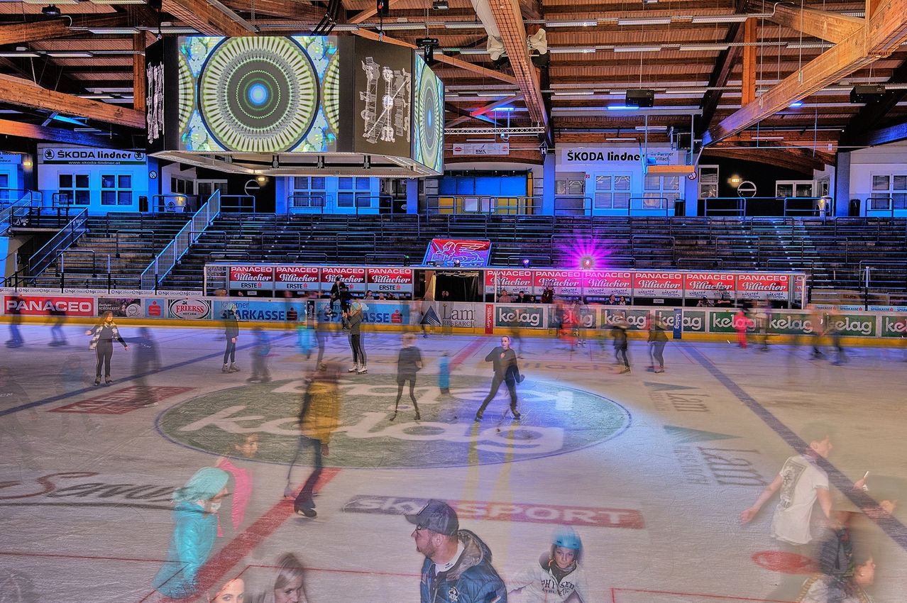 Bild enthält, Person, Face, Head, Rink, Skating, Sport, Architecture, Building, Ice Skating Dancing, Performer