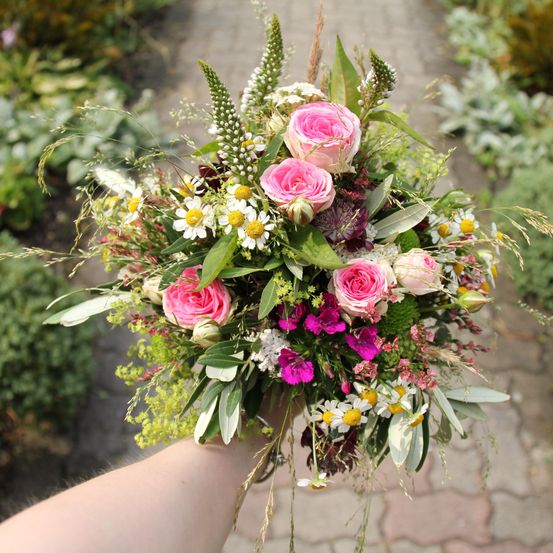 Bild enthält, Flower, Flower Arrangement, Flower Bouquet, Plant, Rose, Art, Floral Design, Graphics, Pattern