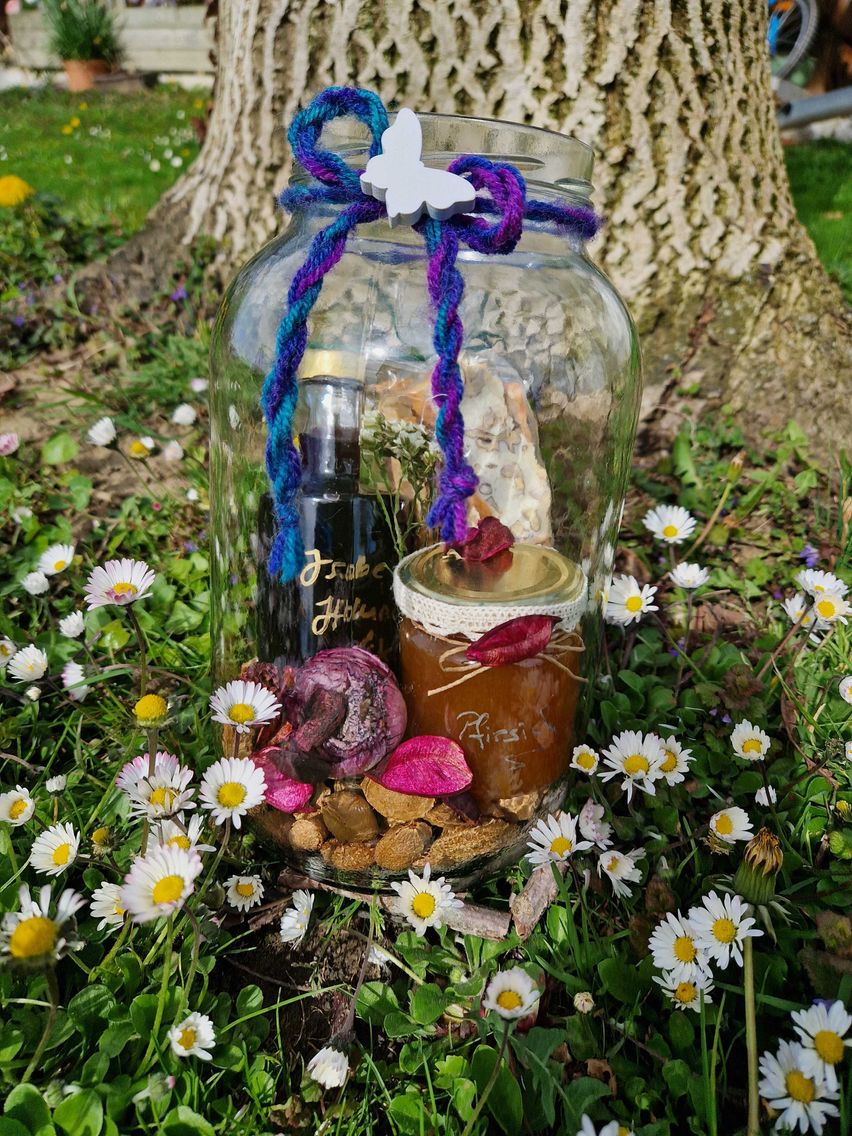 Bild enthält, Flower, Petal, Jar, Herbal, Herbs, Mason Jar, Daisy