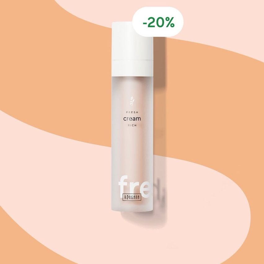 Eine weiße Flasche Fresh Cream Rich von Freda mit einem -20% Rabattschild auf einem pfirsichfarbenen Hintergrund.