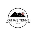 Logo für Katjas Tenne, ein Café-Bar, mit einer stilisierten Bergkette und einem Sonnenuntergang im Hintergrund. Der Text 'KAPPL' steht über den Bergen und 'KATJA'S TENNE' darunter.