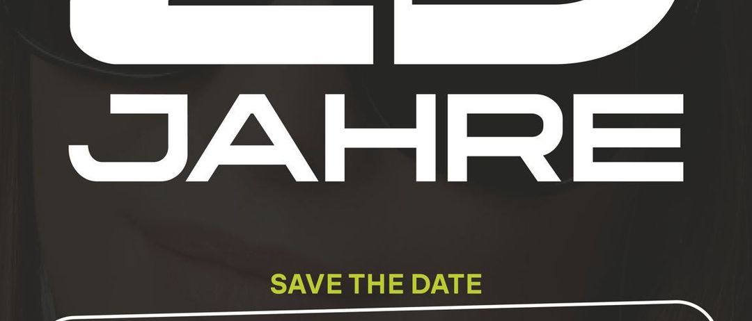 Schwarzer Plakat mit weißem Text '20 Jahre'. Darunter steht 'SAVE THE DATE' in grün, gefolgt von '05.Sept. & 06. Sept.'. Die Zeiten sind 10:00-20:00 und 09:00-12:00 für Kirchenplatz 5 und 3390 Melk aufgeführt.