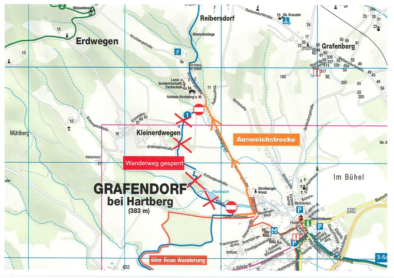 A map showing the Grafendorf bei Hartberg area with a closed hiking trail marked in red and a diversion route marked in orange. Various streets, landmarks, and altitudes are labeled.