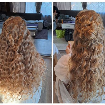 Zwei Bilder einer Frau mit lockigem Haar, die verschiedene Frisuren zeigen. Das erste Bild zeigt eine Seitenansicht der Frau mit geflochtenen und gelockten Haaren. Das zweite Bild zeigt eine Rückansicht der Frau mit einer Hochsteckfrisur.