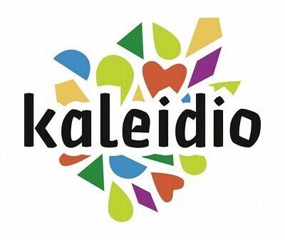 Das Bild zeigt ein Logo für 'kaleidio' mit einem farbenfrohen, abstrakten Herzdesign in verschiedenen Formen und Farben. Der Schriftzug 'kaleidio' ist in fetter, schwarzer Schrift.