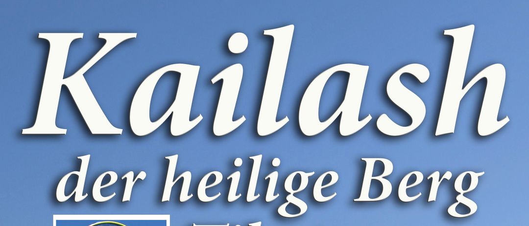 Plakat für eine digitale Bilderschau des heiligen Berges Kailash im Tibet, mit einem Mann, Bergen und einem bunten Banner. Geplant für den 07. Mai 2026 um 20:00 Uhr.