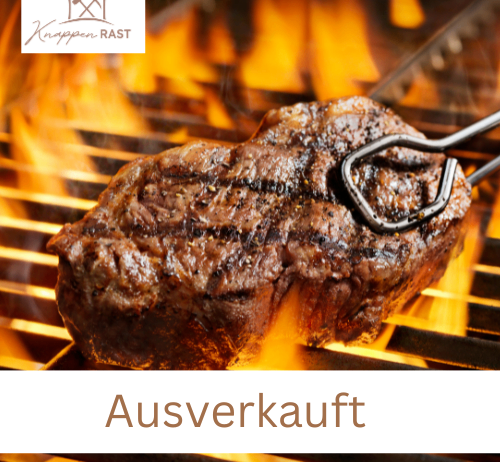 Ein Steak wird mit Flammen und Rauch gegrillt, gehalten von Zangen, mit 'Ausverkauf' Textüberlagerung.
