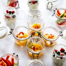 Bild enthält, Jar, Tape, Accessories, Jewelry, Locket, Pendant, Food