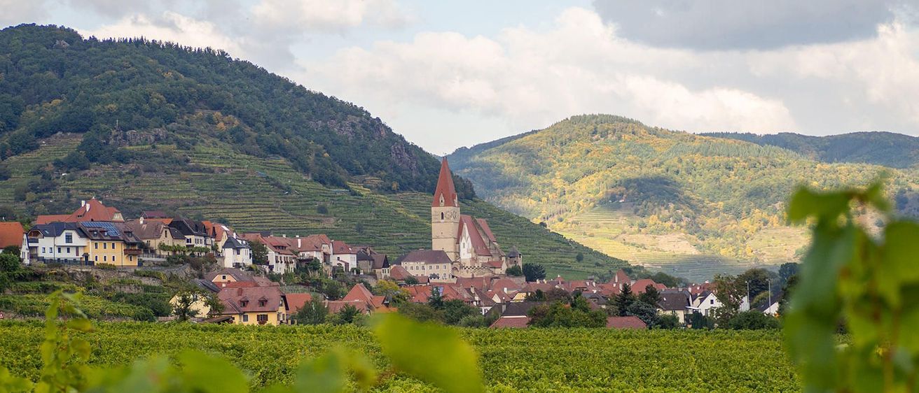 Bild enthält, Nature, Outdoors, Countryside, Rural, Village, Scenery