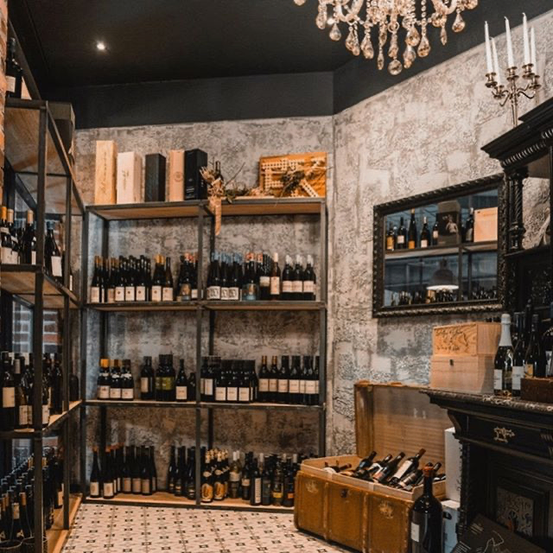 Bild enthält, Architecture, Building, Alcohol, Beverage, Liquor, Wine, Wine Cellar