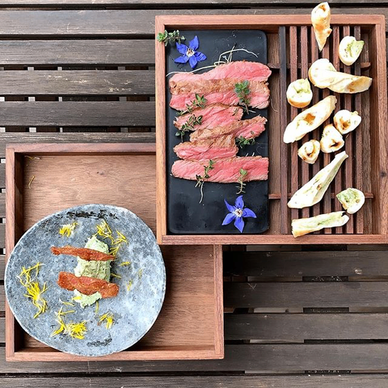 Bild enthält, Food, Food Presentation, Meat, Mutton, Pork, Plate, Chopping Board