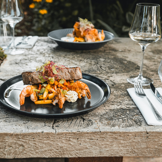 Bild enthält, Food, Food Presentation, Brunch, Plate, Cutlery, Fork, Dining Table, Table, Meat, Mutton