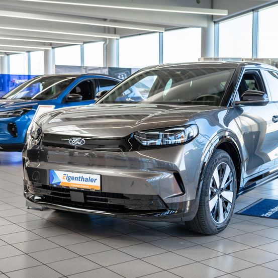 Bild enthält, Car, Transportation, Vehicle, Machine, Wheel, Bumper, License Plate, Alloy Wheel, Spoke, Tire