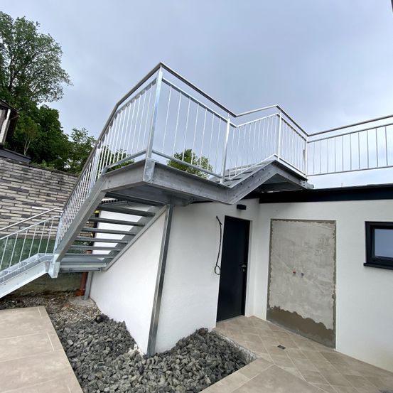 Handrail, Building, House, Housing, Staircase, Railing, Indoors