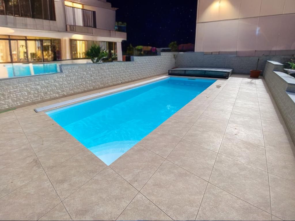 Bild enthält, Pool, Water, Swimming Pool, Outdoors, Floor, Aerial View