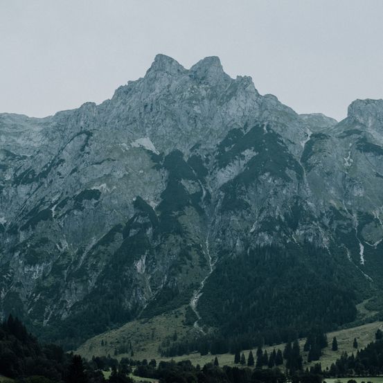 Bild enthält, Mountain, Mountain Range, Nature, Outdoors, Peak, Scenery