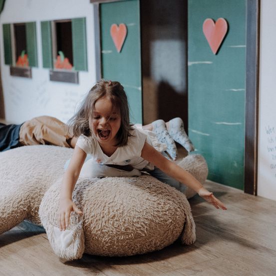 Bild enthält, Head, Person, Face, Happy, Boy, Child, Male, Female, Girl