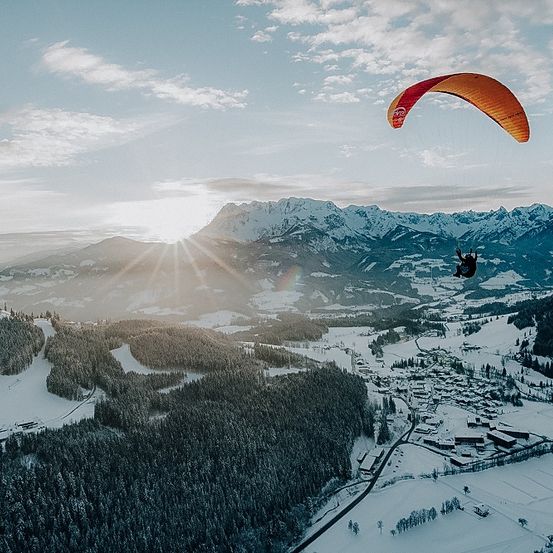 Bild enthält, Adventure, Leisure Activities, Person, Gliding, Paragliding