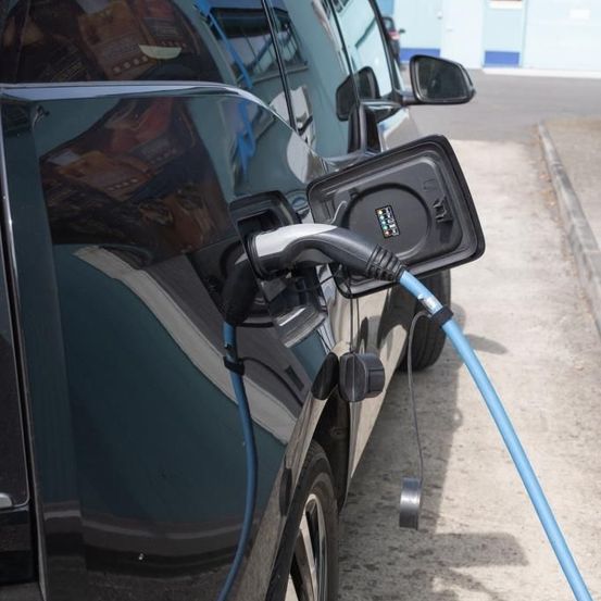 Bild enthält, Transportation, Vehicle, Car, Machine, Wheel, Car - Exterior, Car Mirror - Broken