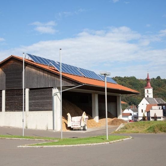 Bild enthält, Outdoors, Machine, Wheel, Electrical Device