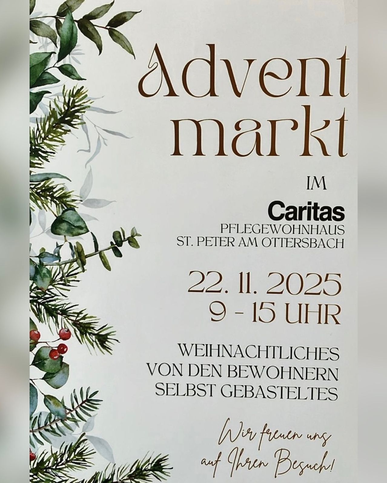 Eine Werbung für einen Adventmarkt im Caritas Pflegewohnhaus St. Peter am Ottersbach am 22. November 2025 von 9 bis 15 Uhr. Der Markt bietet selbstgemachte Weihnachtsartikel.