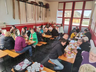 Cafeteria, Indoors, Restaurant, People, Person, Adult, Female, Woman, Male, Man