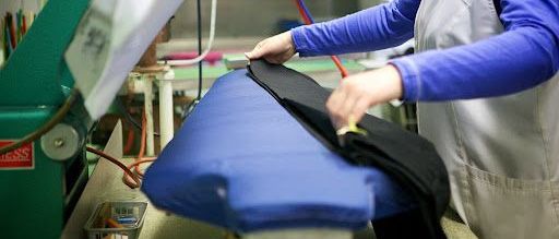 Bild enthält, Building, Hospital, Factory, Clinic, Doctor, Medical Procedure, Operating Theatre, Person