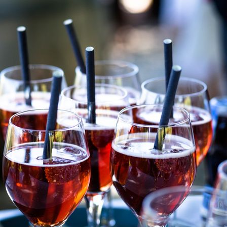 Bild enthält, Glass, Alcohol, Beer, Beverage, Cocktail, Liquor, Wine, Baton, Stick, Beer Glass