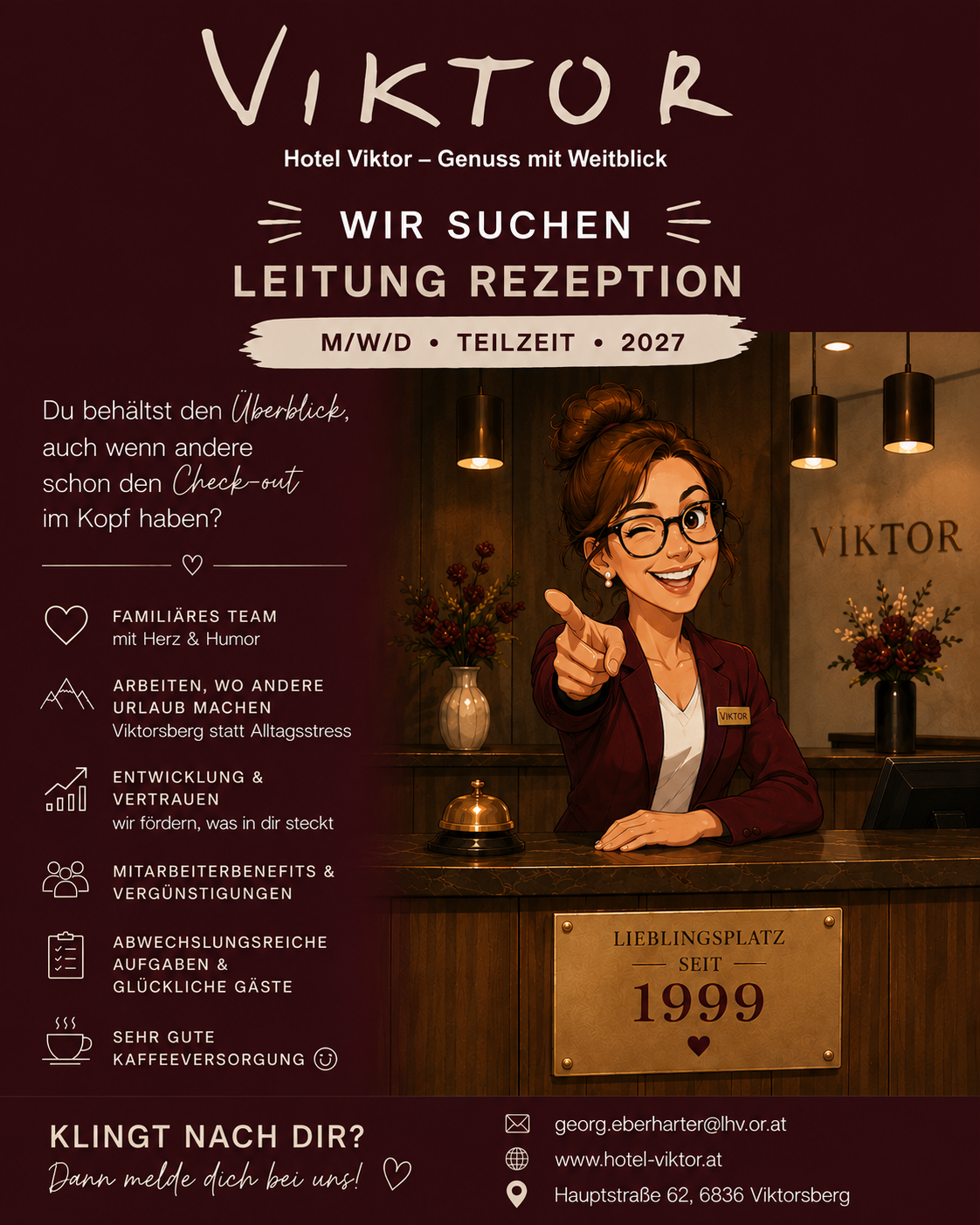 Eine Illustration einer lächelnden Frau in einem Hotelambiente, die auf ein Schild zeigt, das 'Lieblingsplatz seit 1999' besagt. Das Bild enthält auch Text über Familienteam, Urlaubsvorteile und guten Kaffee.