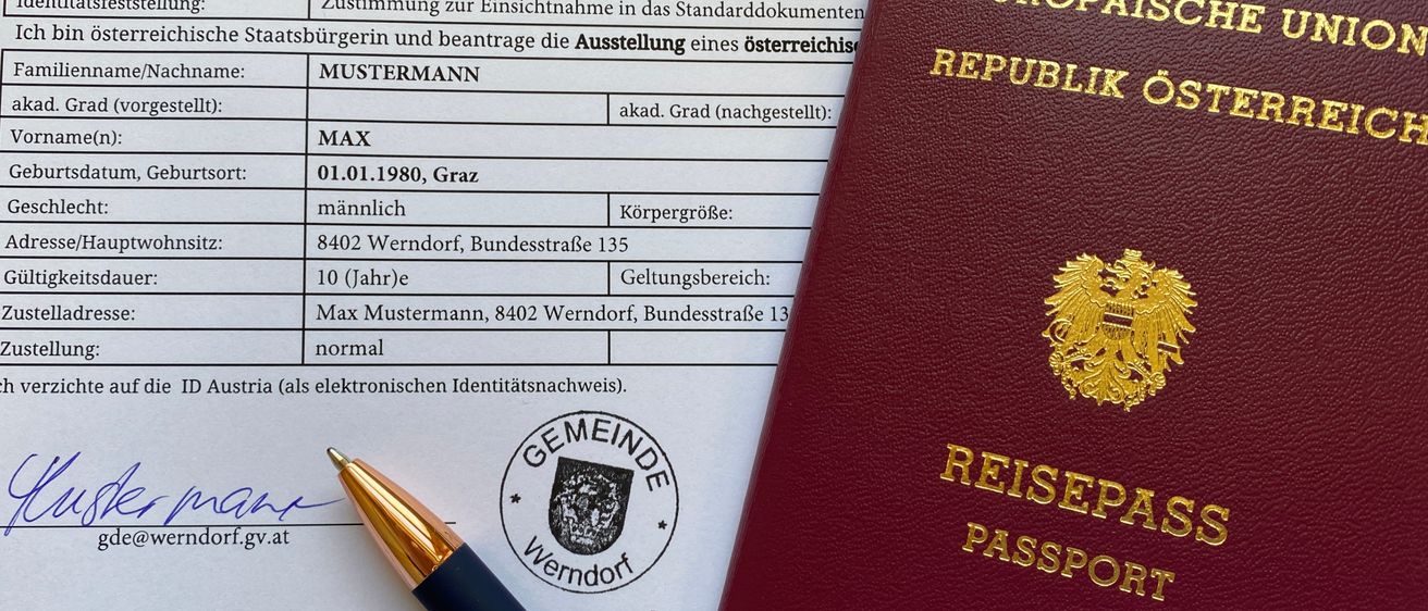 Bild enthält, Text, Document, Pen, Id Cards, Passport