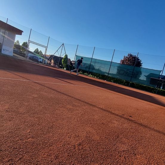 Bild enthält, Person, Clothing, Footwear, Shoe, Sport, Tennis