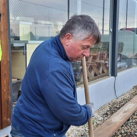 Bild enthält, Pants, Jeans, Glove, Person, Photography, Portrait, Adult, Male, Man, Shoe