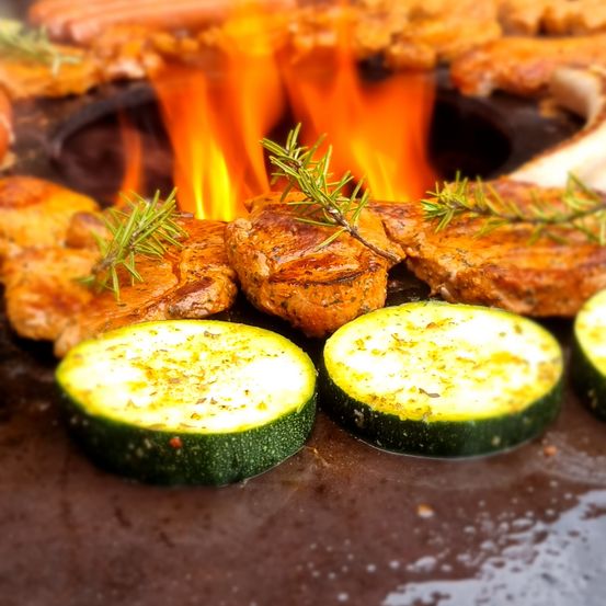 Bild enthält, Food, Squash, Lunch, Meal, Food Presentation, Zucchini, Boy, Child, Male, Person