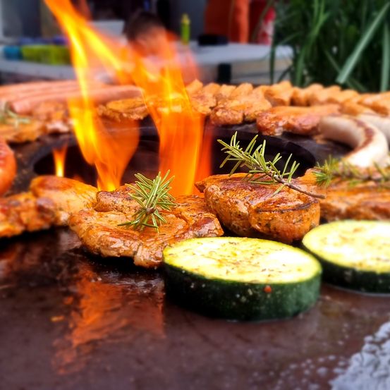 Bild enthält, Food, Food Presentation, Brunch, Meat, Mutton, Bbq, Cooking, Grilling