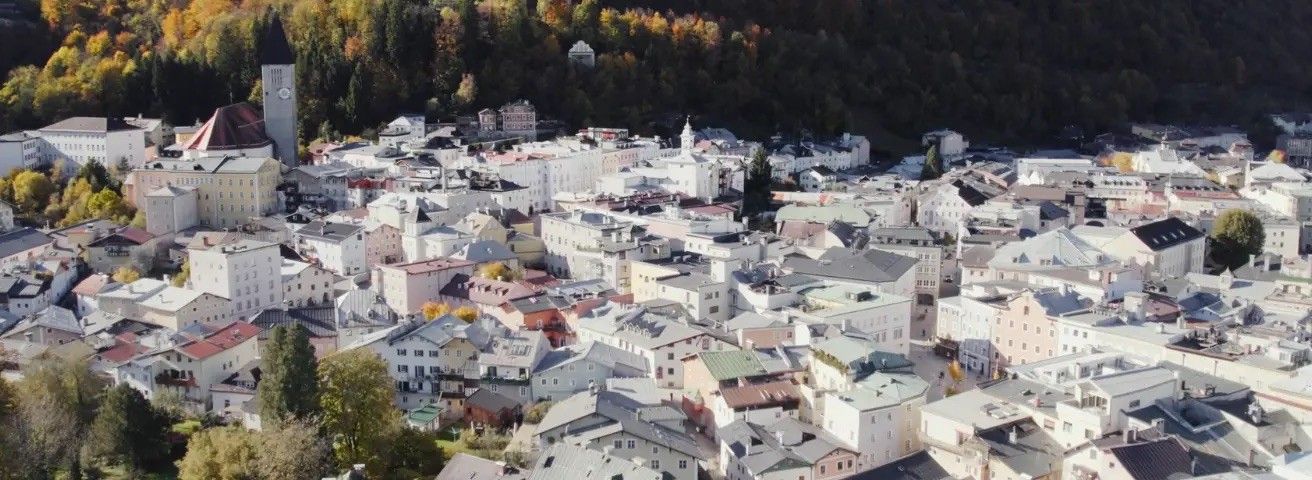 Bild enthält, Outdoors, Nature, Landscape, Building, Cityscape, Urban, Scenery, Neighborhood, Aerial View, Housing